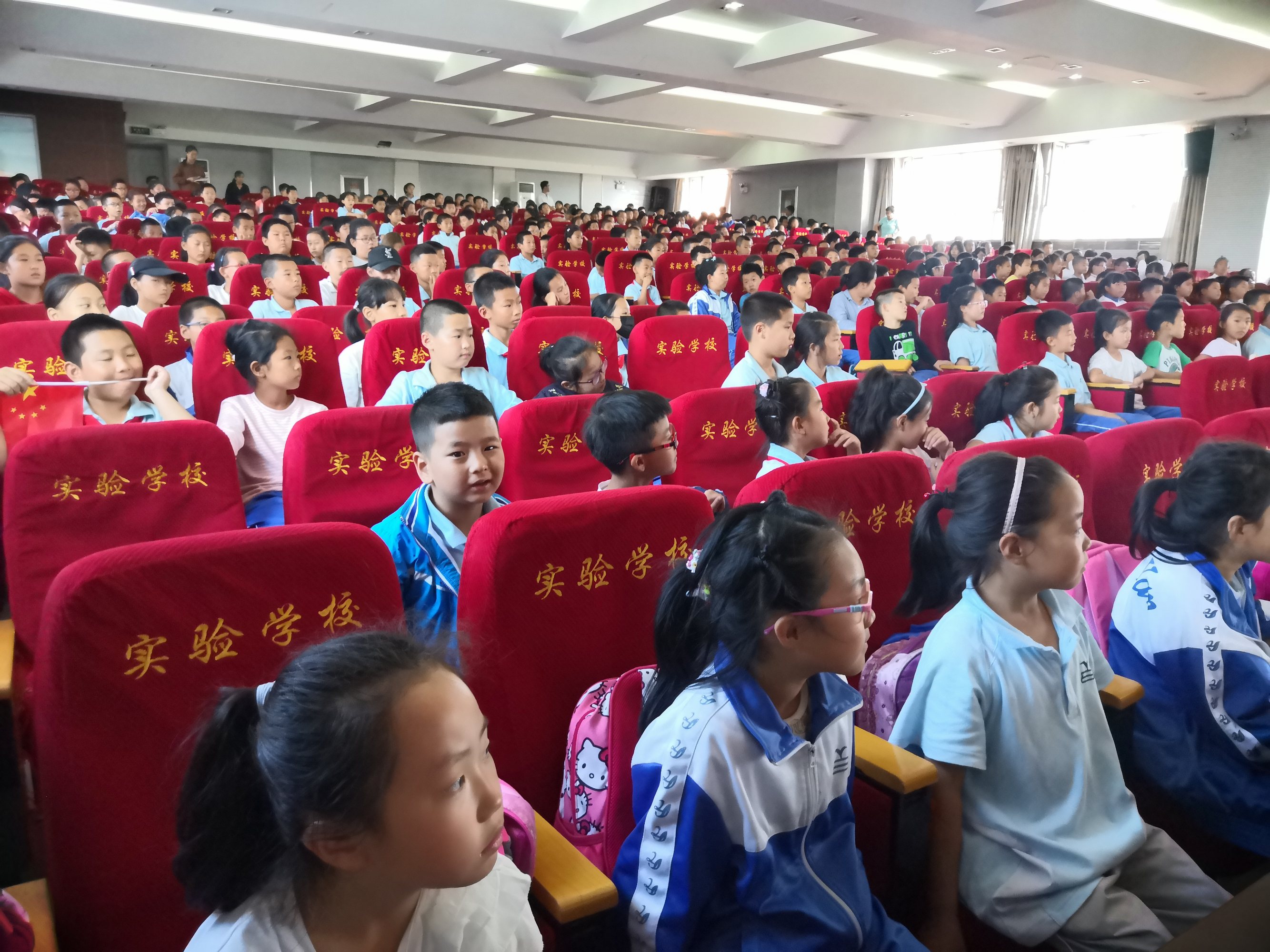 冰雪運動課程進校園走進汽開區(qū)實驗學(xué)校